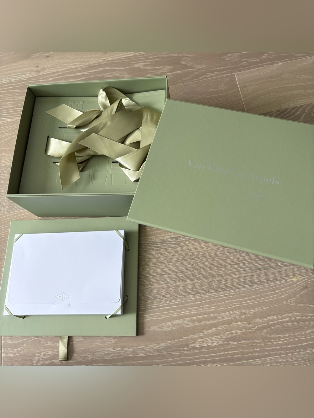Van Cleef & Arpels Large Signature Gift Box with Satin Ribbon and folio